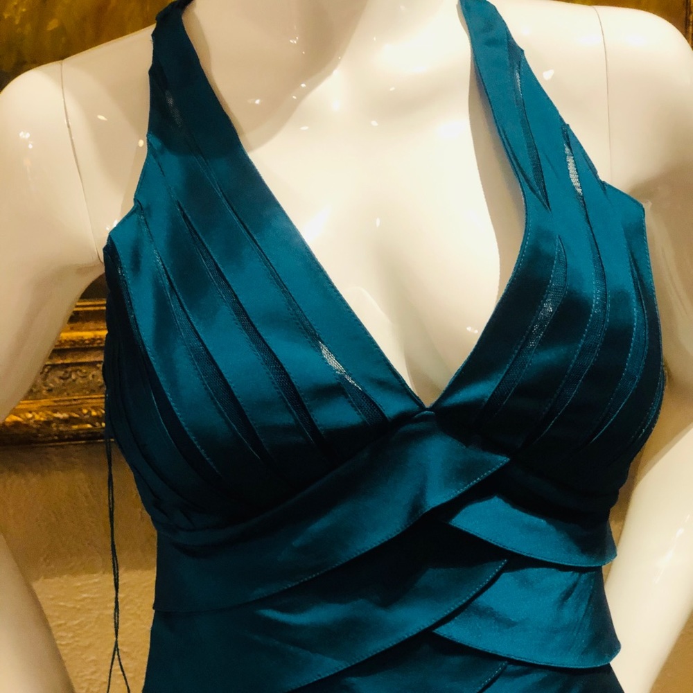 Cache dress - Picture 2 of 8